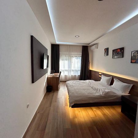 H.T Hotel Belgrade Extérieur photo