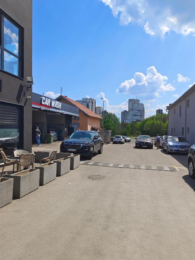 H.T Hotel Belgrade Extérieur photo