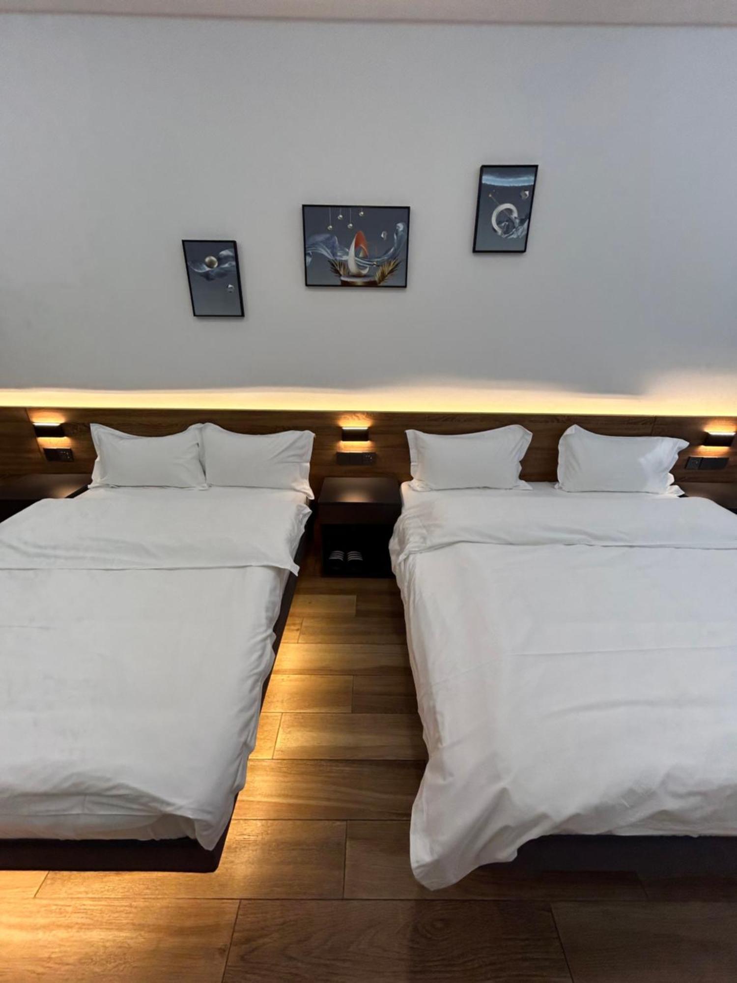 H.T Hotel Belgrade Extérieur photo