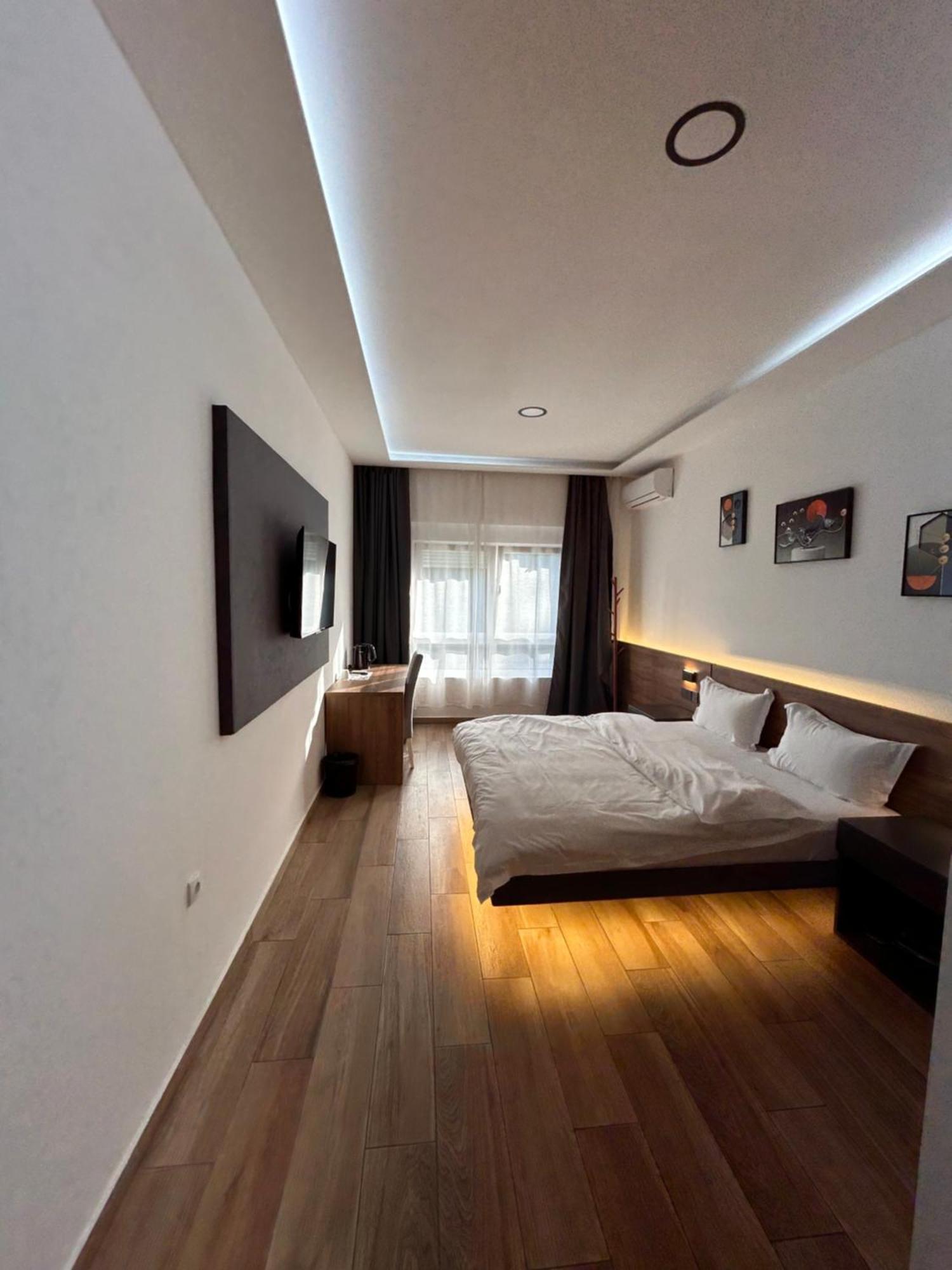 H.T Hotel Belgrade Extérieur photo