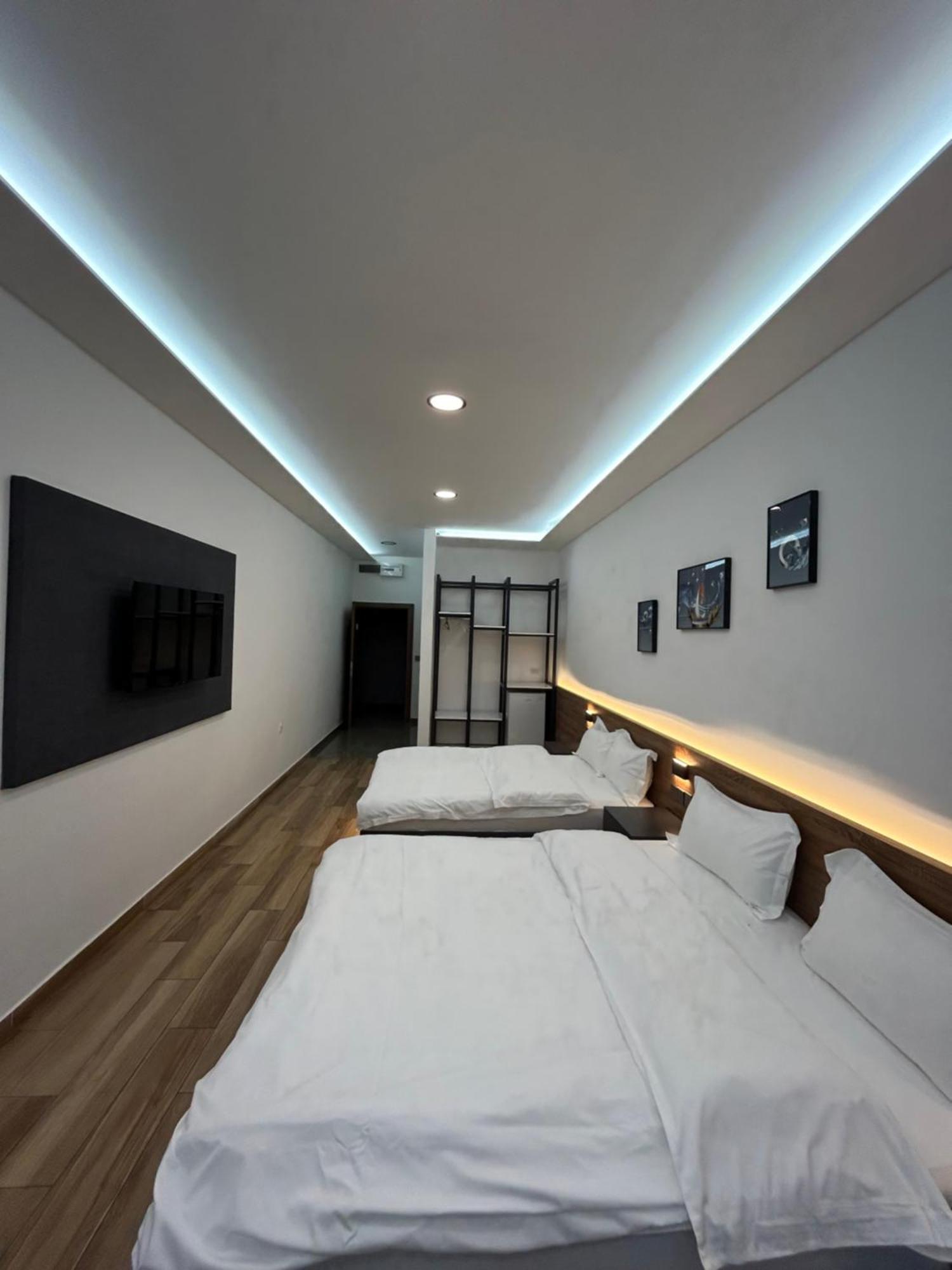 H.T Hotel Belgrade Extérieur photo